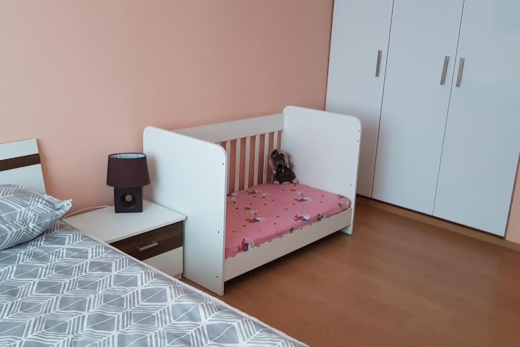 Слънчев Апартамент С Прекрасна Гледка, Паркинг. Apartment Smolyan Bagian luar foto