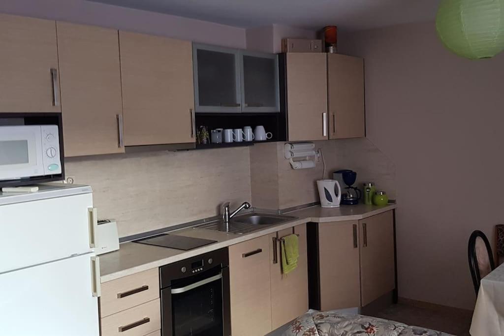 Слънчев Апартамент С Прекрасна Гледка, Паркинг. Apartment Smolyan Bagian luar foto