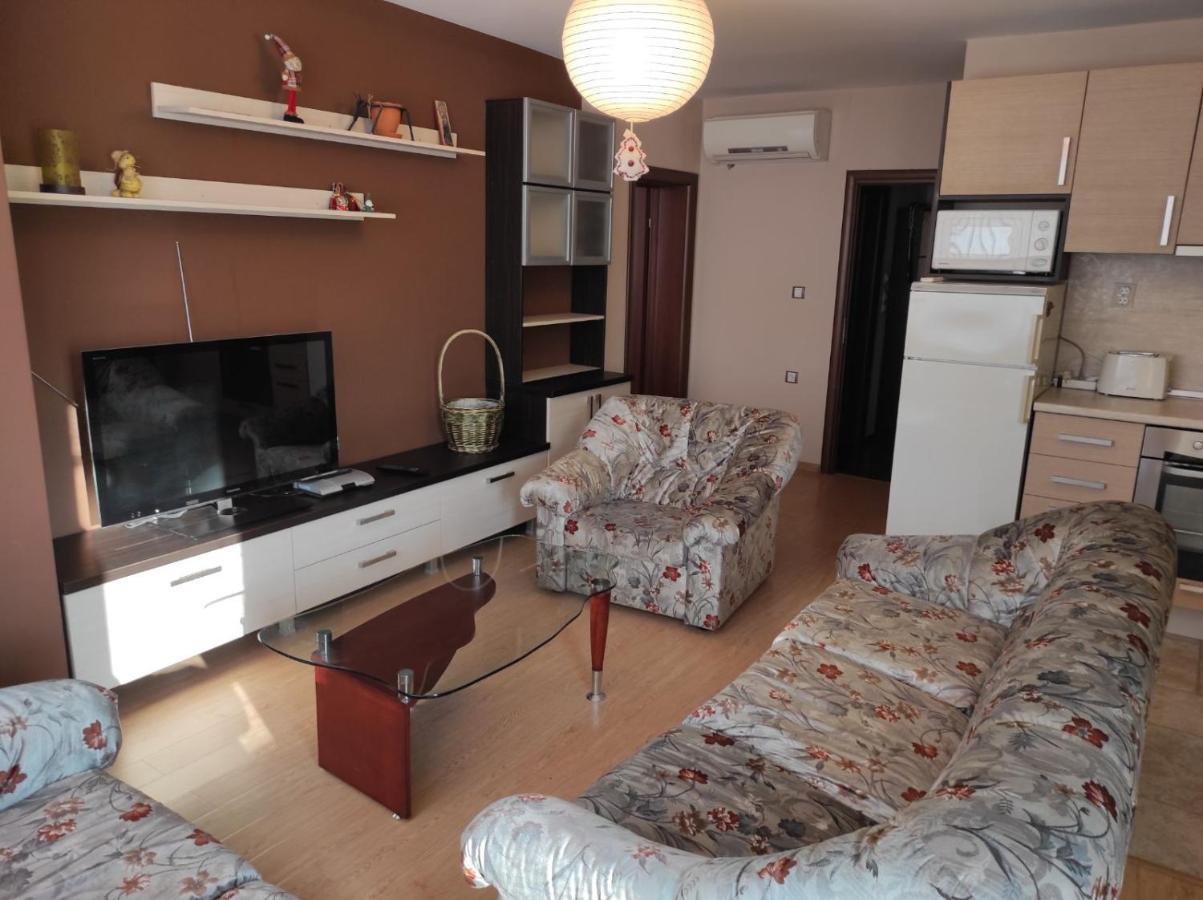 Слънчев Апартамент С Прекрасна Гледка, Паркинг. Apartment Smolyan Bagian luar foto